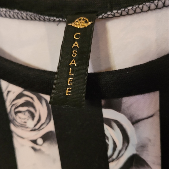 Skulls and Roses CasaLee Blouse - Picture 5 of 8